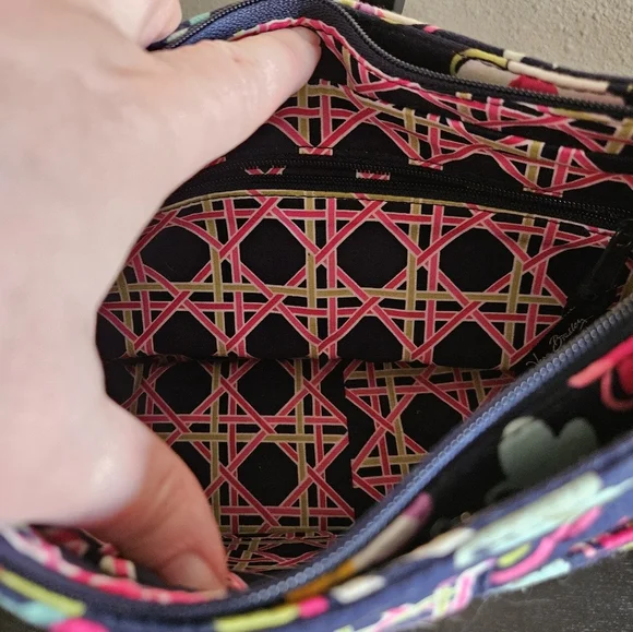 Vera Bradley Floral Quilted Shoulder Bag. - Picture 6 of 10